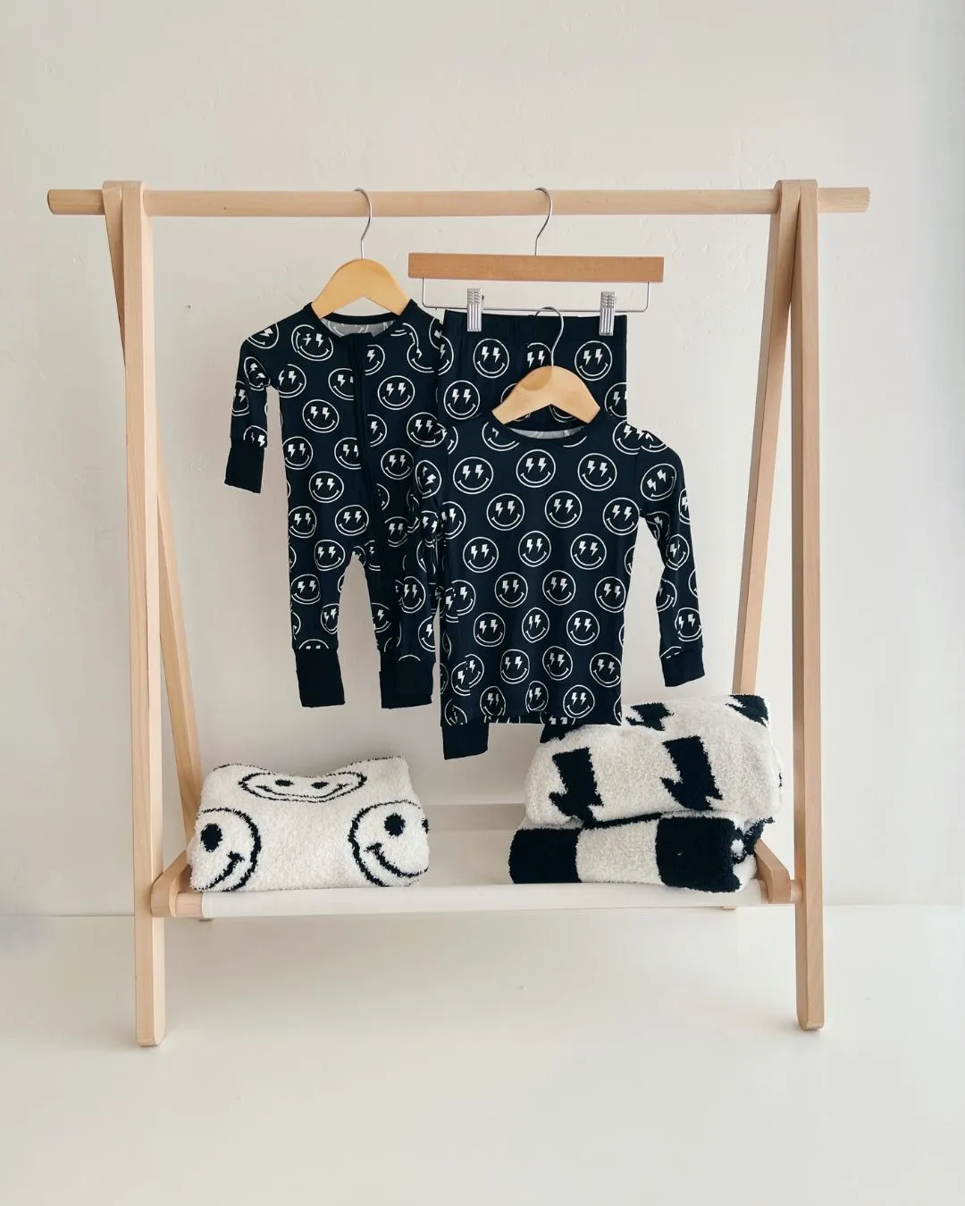 Bamboo 2 Piece Set | Electric Smiley Result: