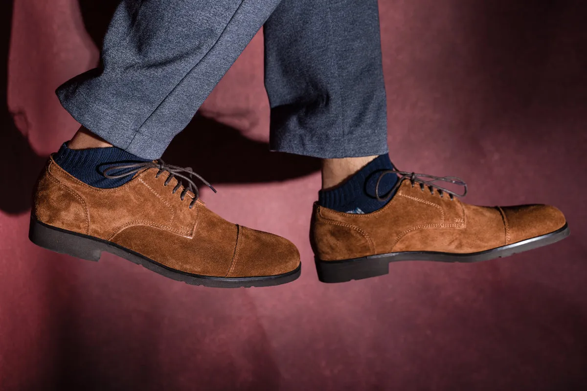 Derby-style shoes with toecaps