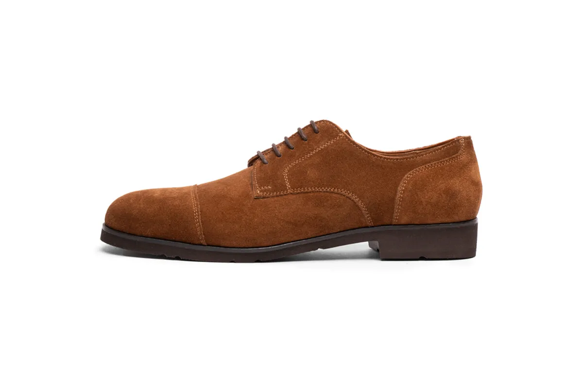 Derby-style shoes with toecaps