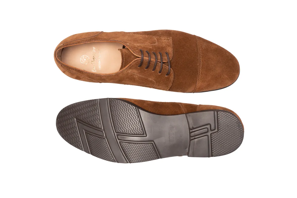 Derby-style shoes with toecaps