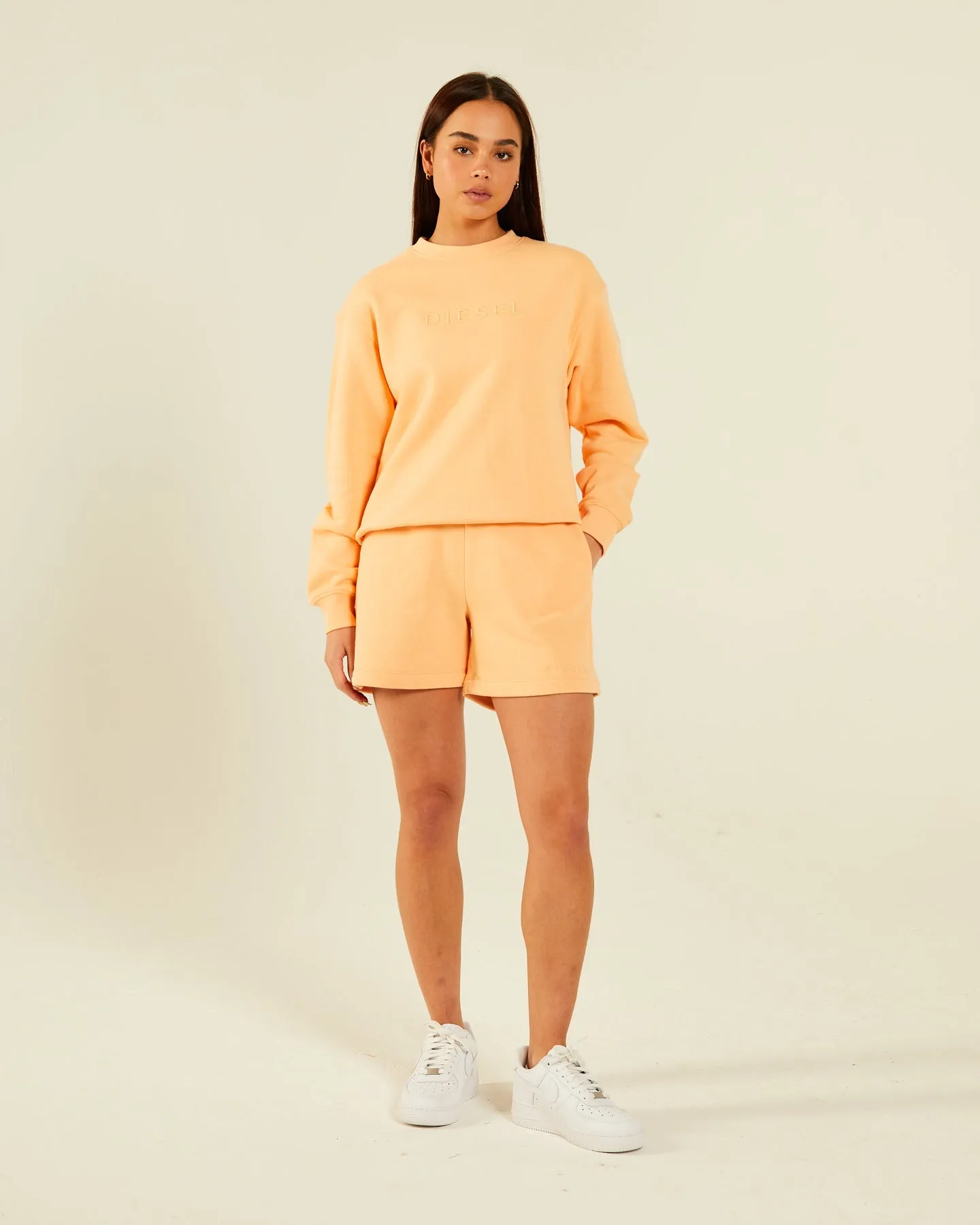 Dream Sweatshirt Summer Peach - Shop now for the perfect summer peach-colored sweatshirt