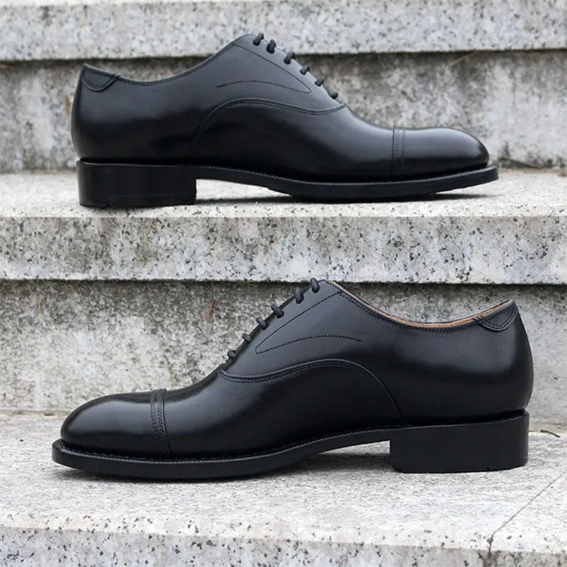 Elegant Black Men's Shoes with Cap-Toe, Lace-up, and Breathable Features