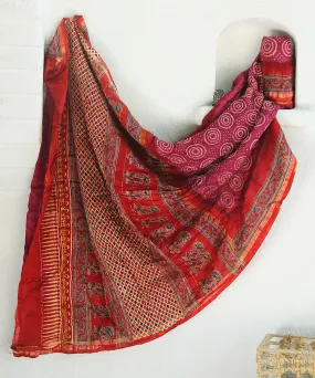 Handloom Red And Pink Maheshwari Silk Bandhani Saree With Hand Block Ajrakh Print