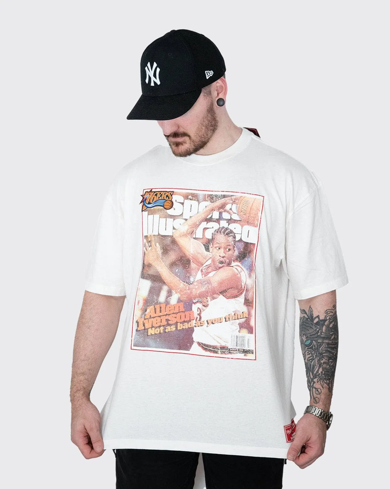 Mitchell & Ness Sports Illustrated Sixers Iverson T-shirt