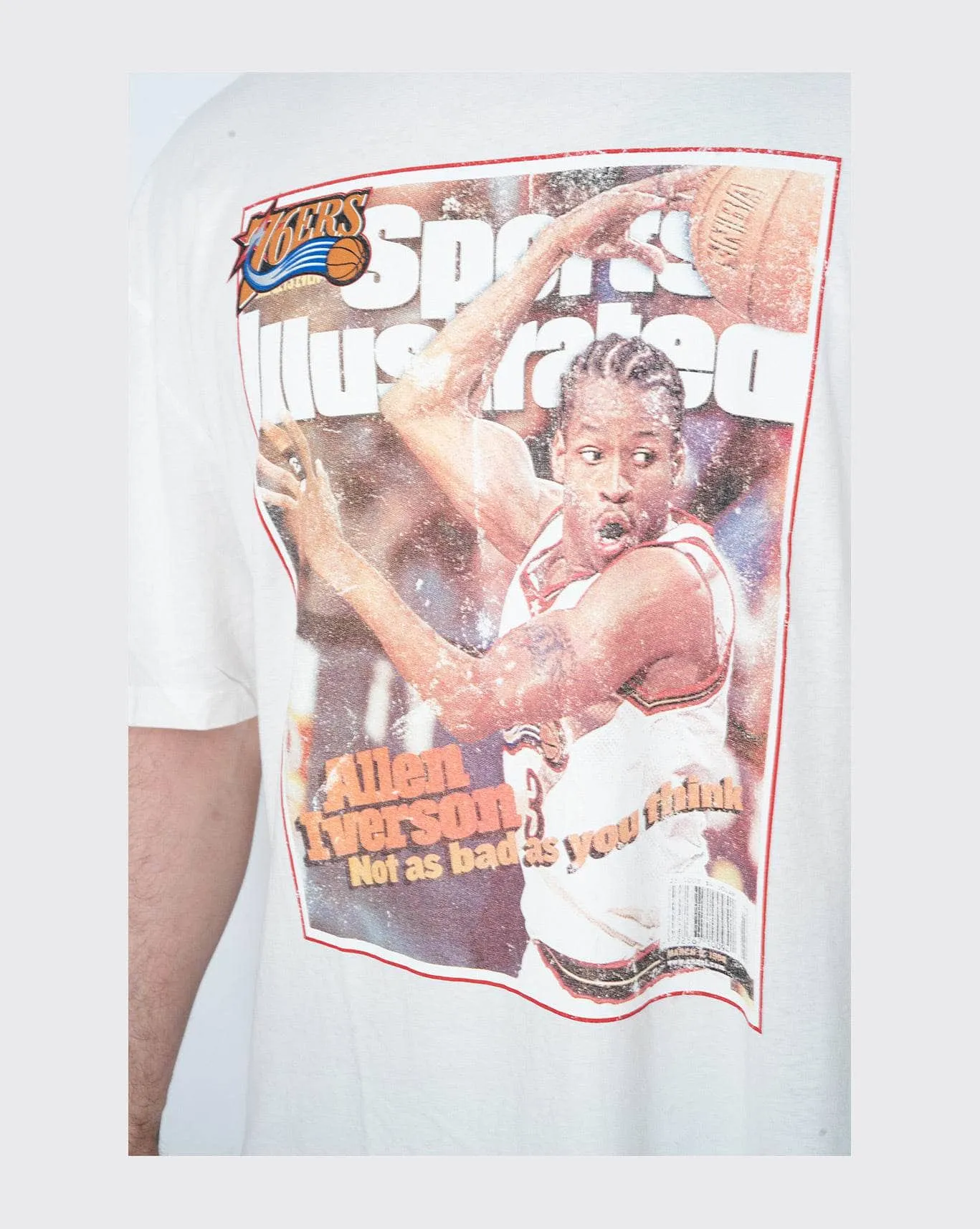 Mitchell & Ness Sports Illustrated Sixers Iverson T-shirt