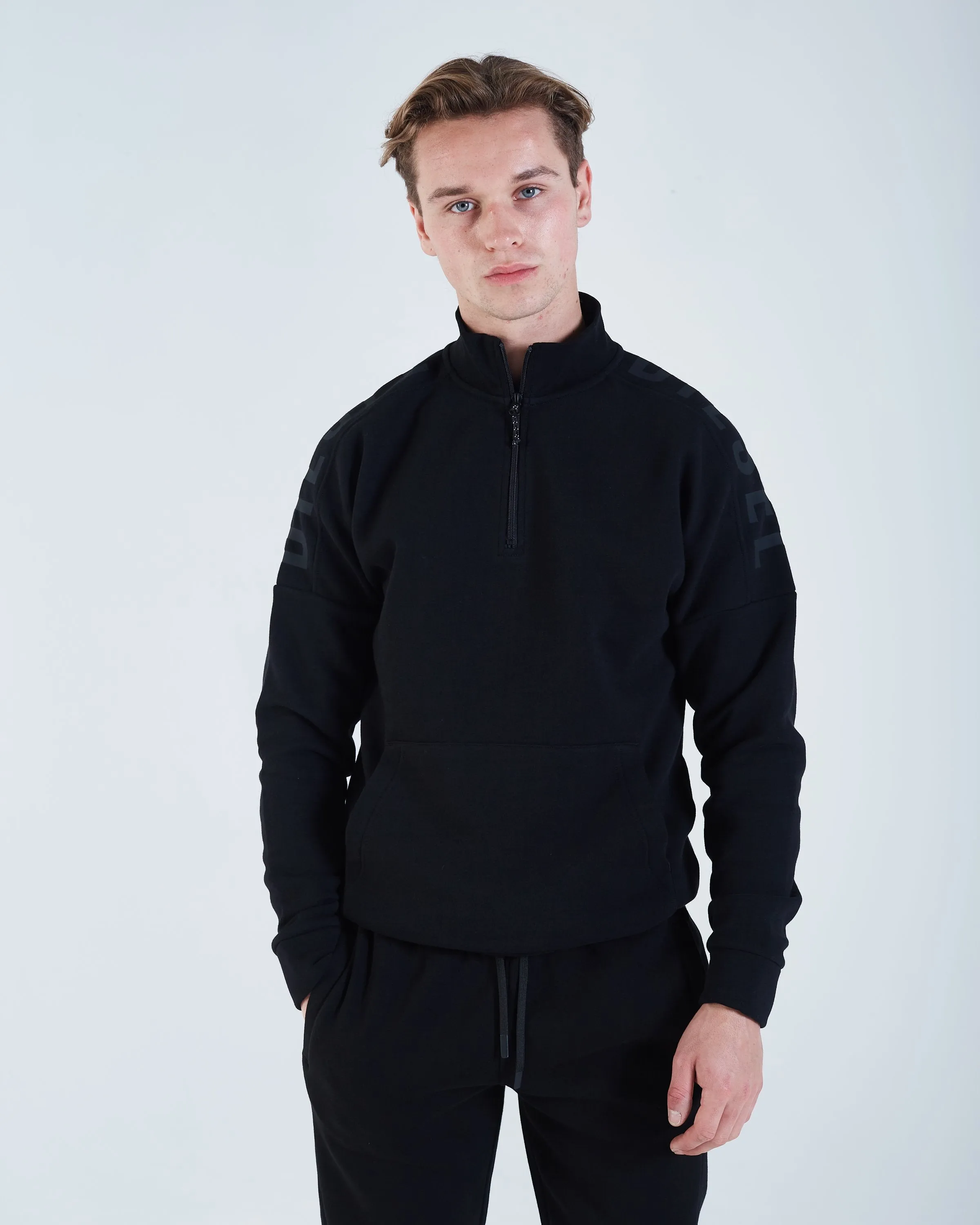 phineas half zip black