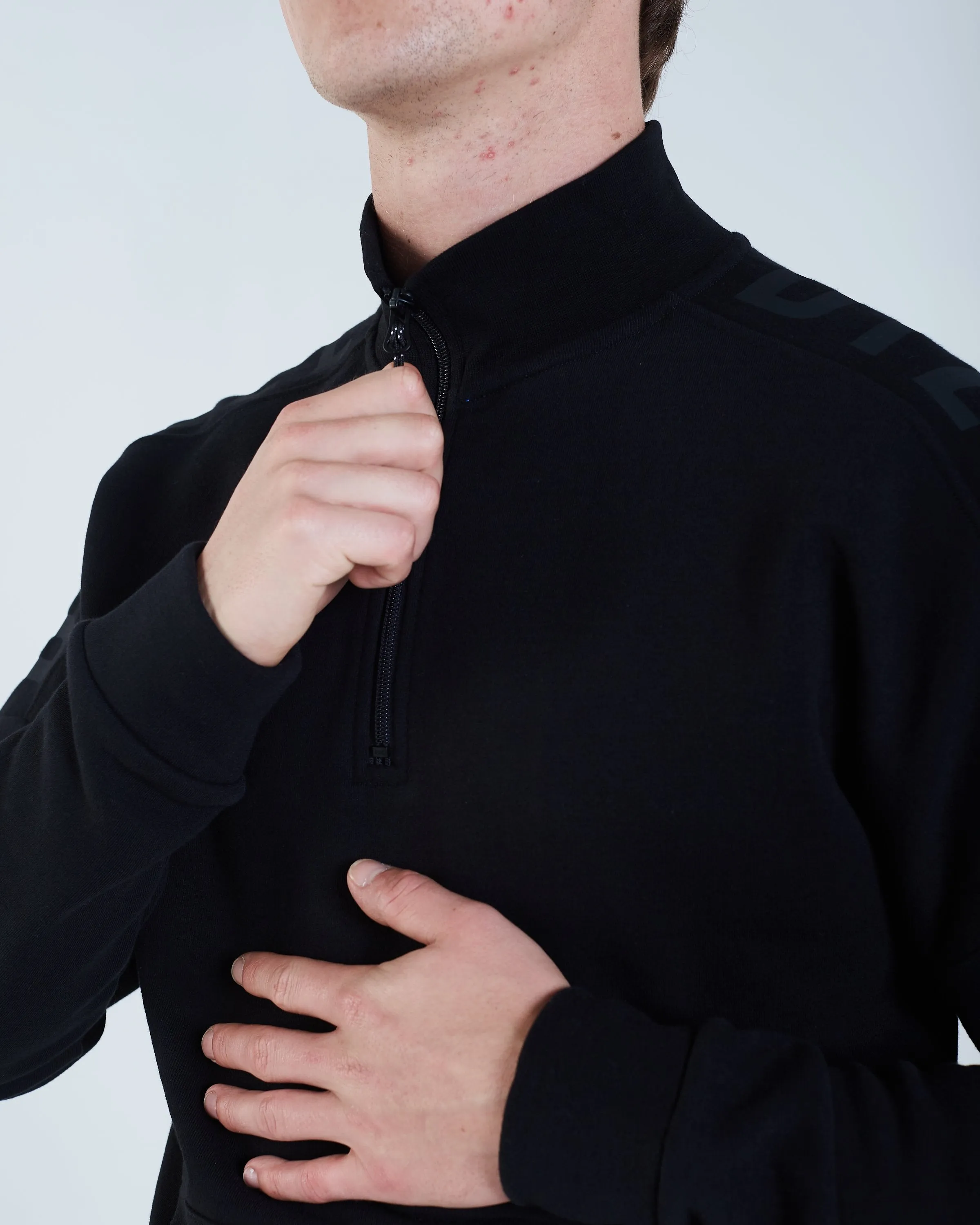 phineas half zip black