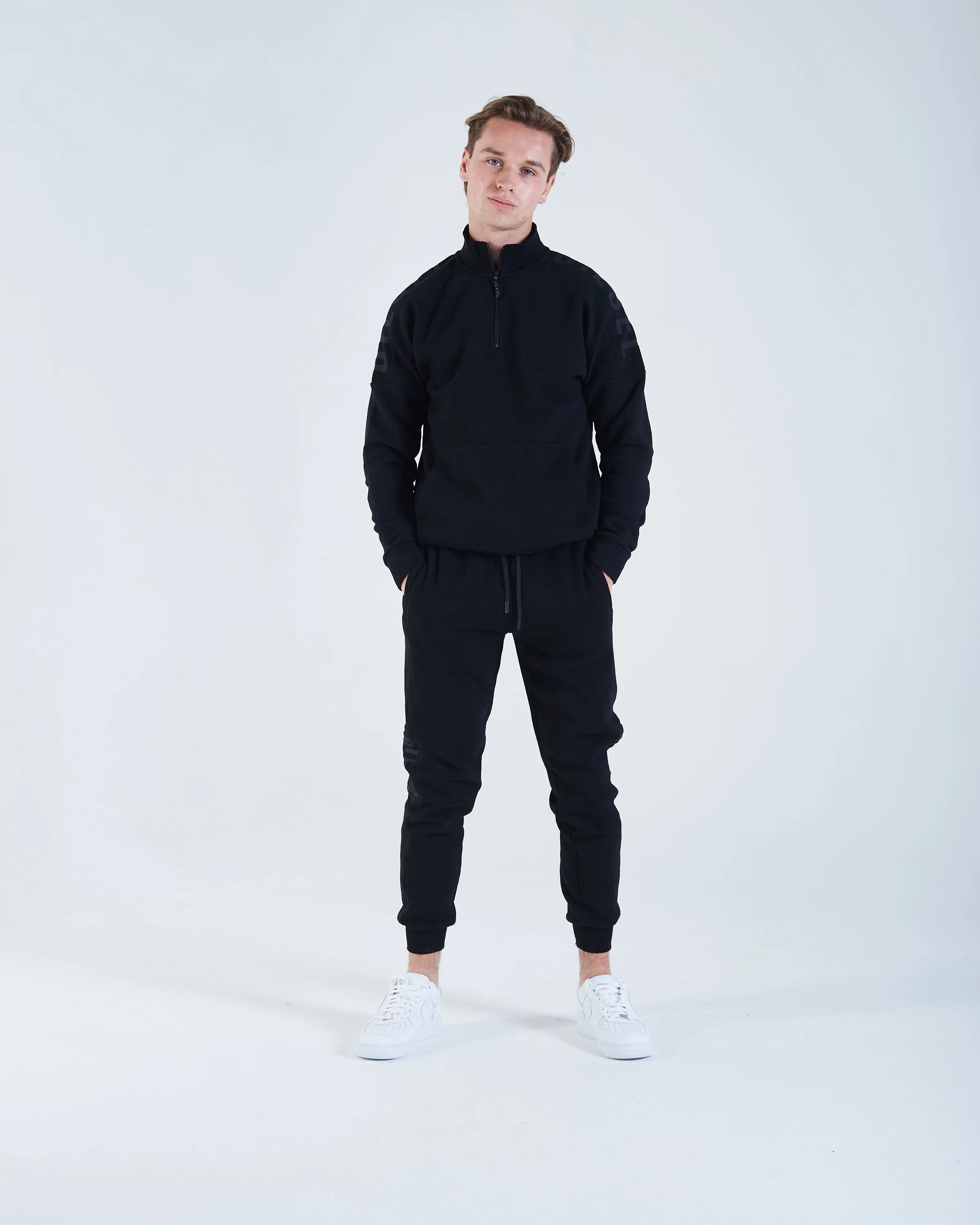 phineas half zip black