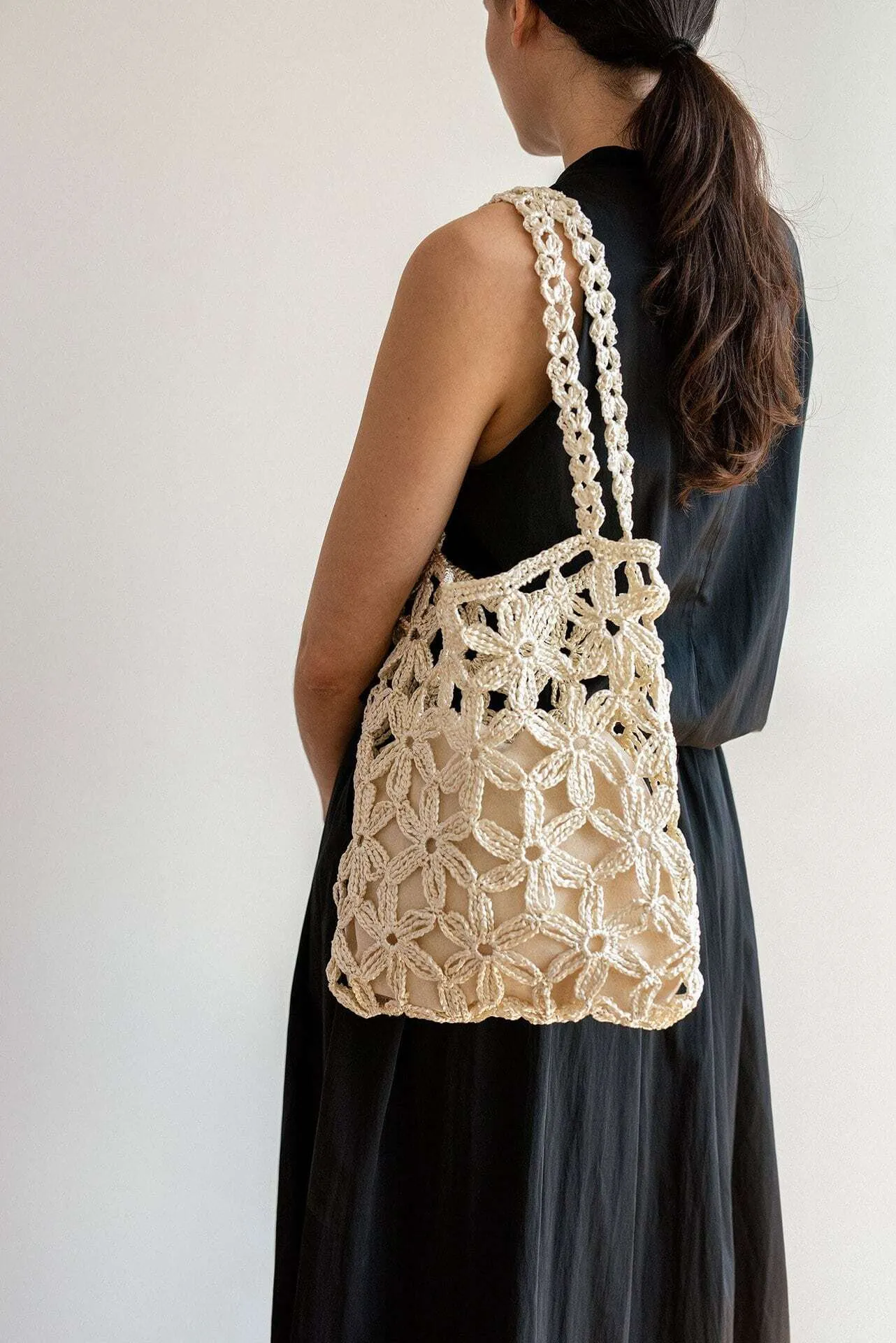 Plexida Raffia Tote Bag With Flower Details - White