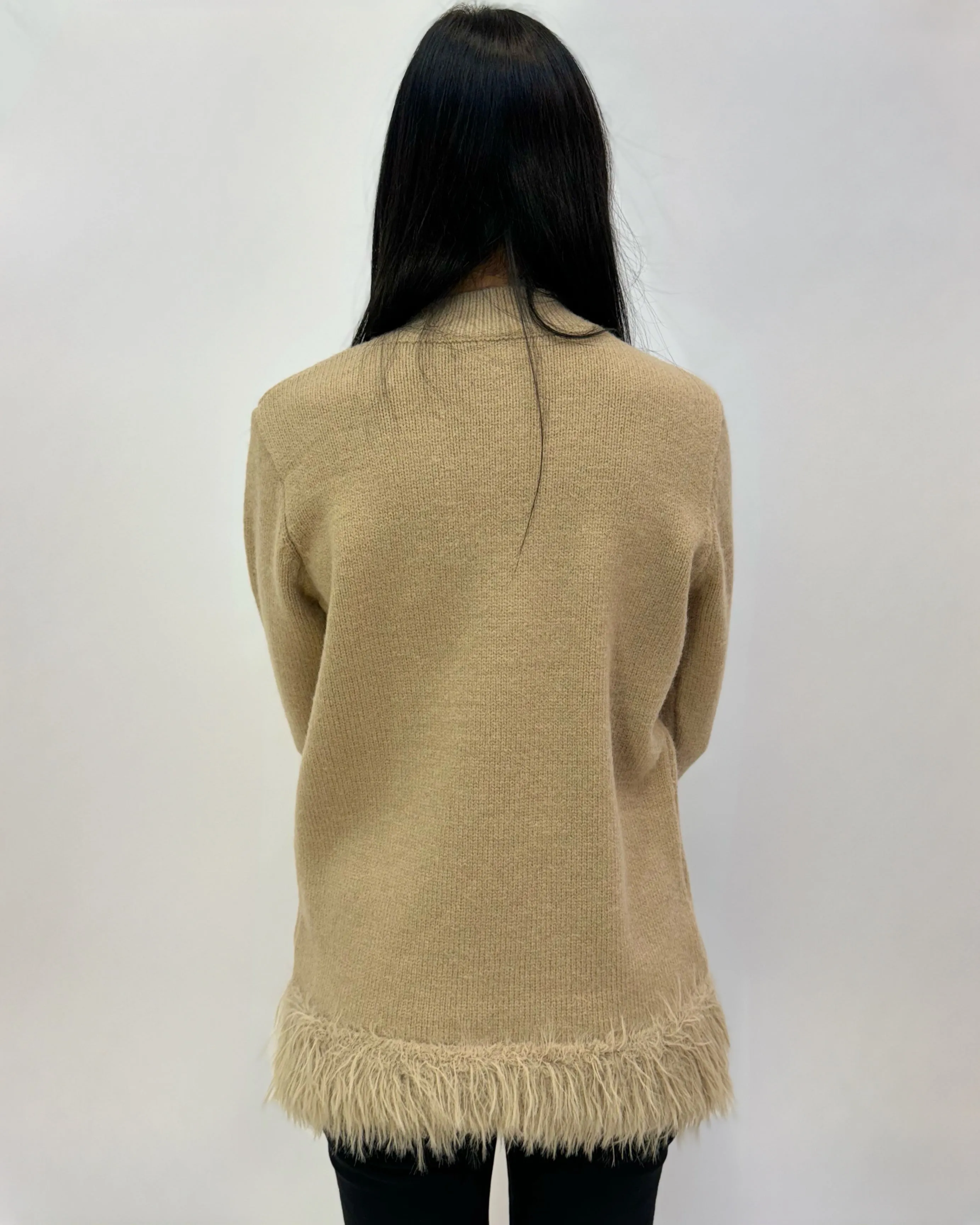 Soft long pullover with feathers