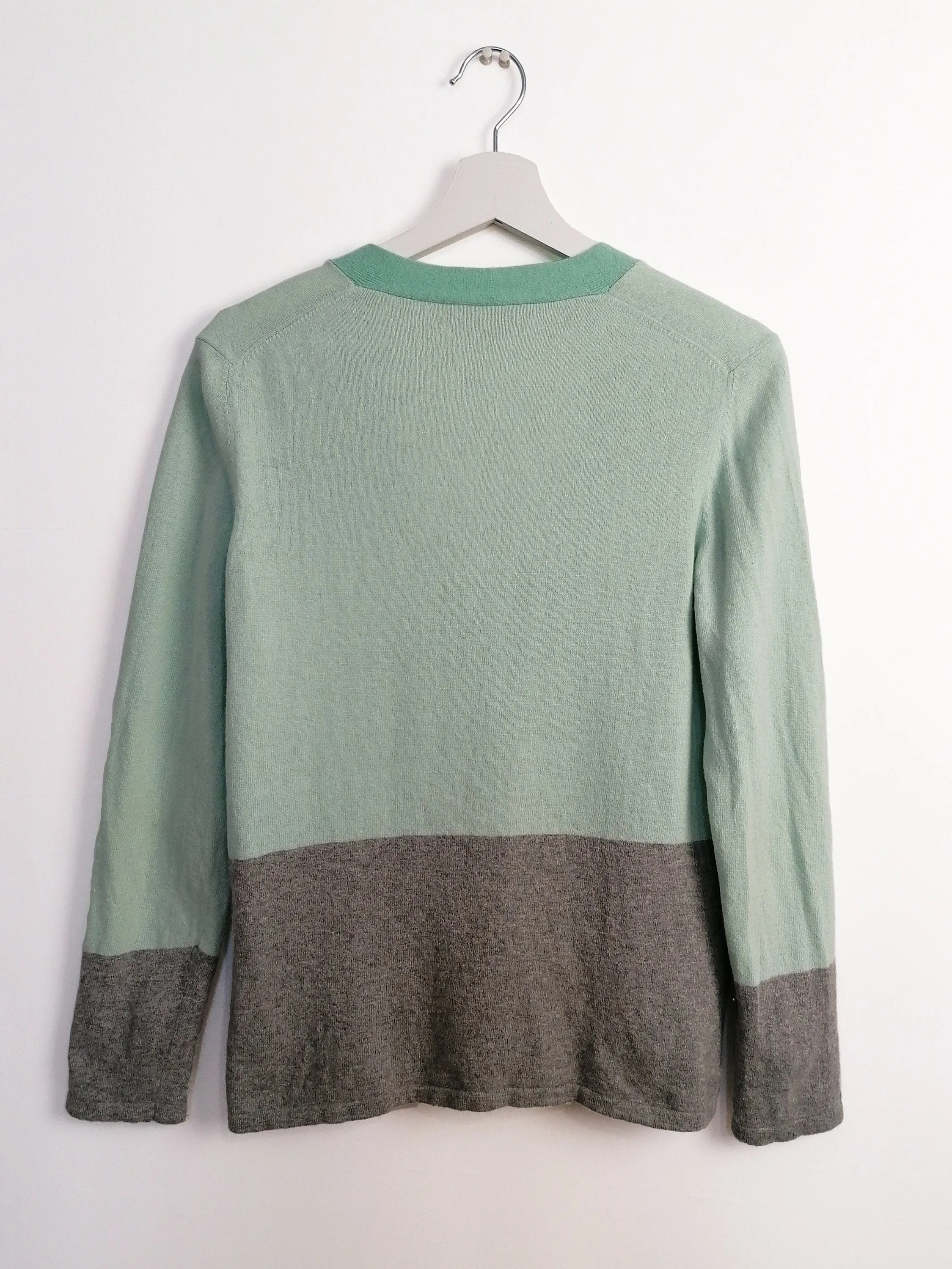 Wool Cashmere Cardigan - Size M-L (Public)