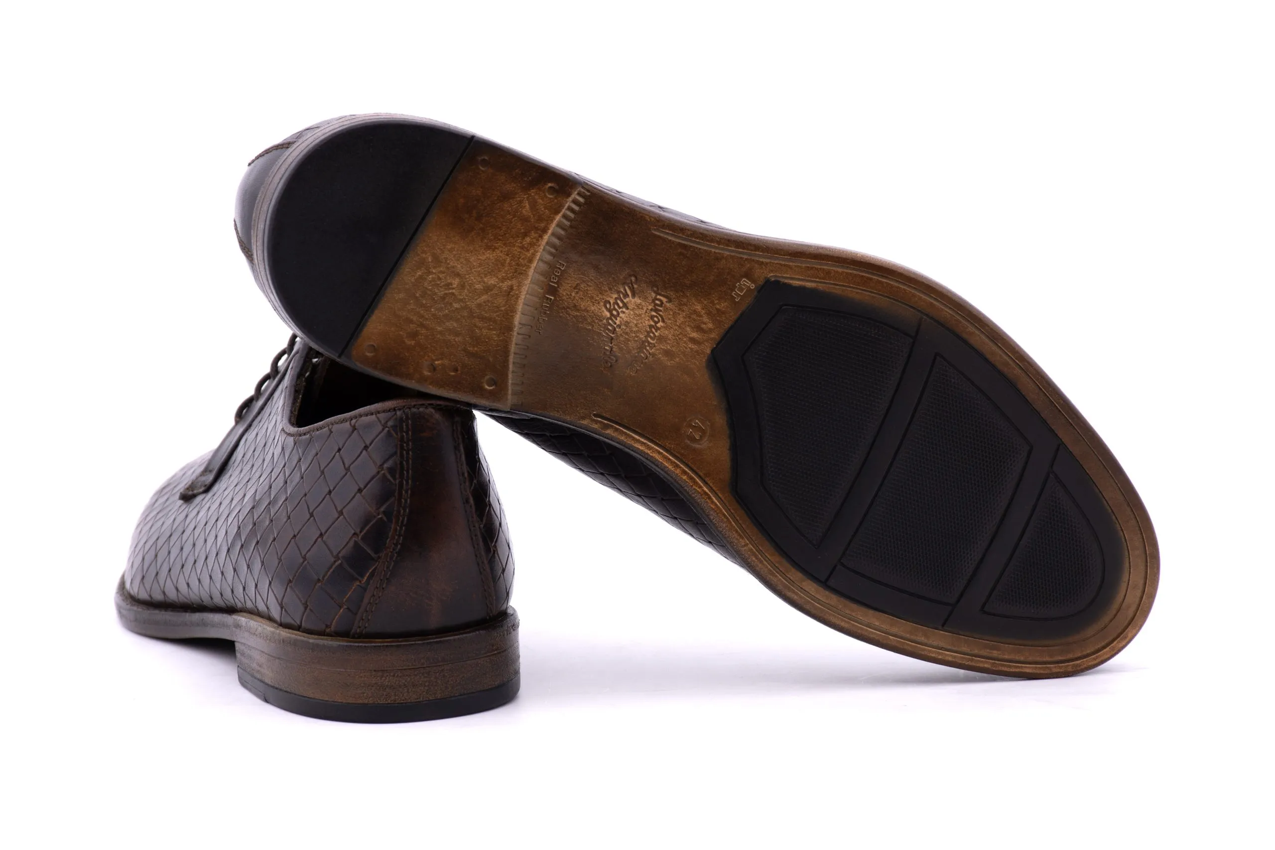 Woven Derby Shoes: A Perfect Blend of Style and Comfort